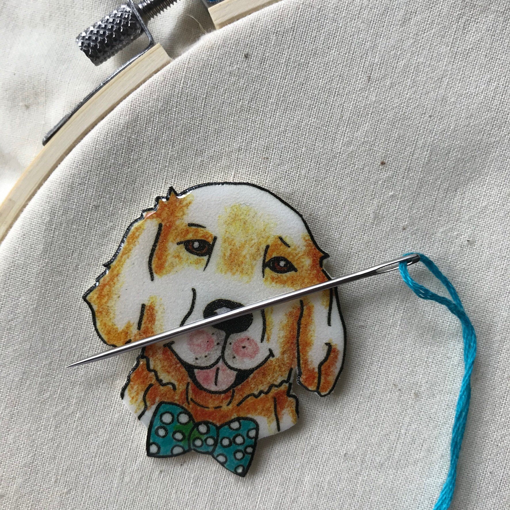 Golden Retriever Needle Minder: Floral Dog Magnet
