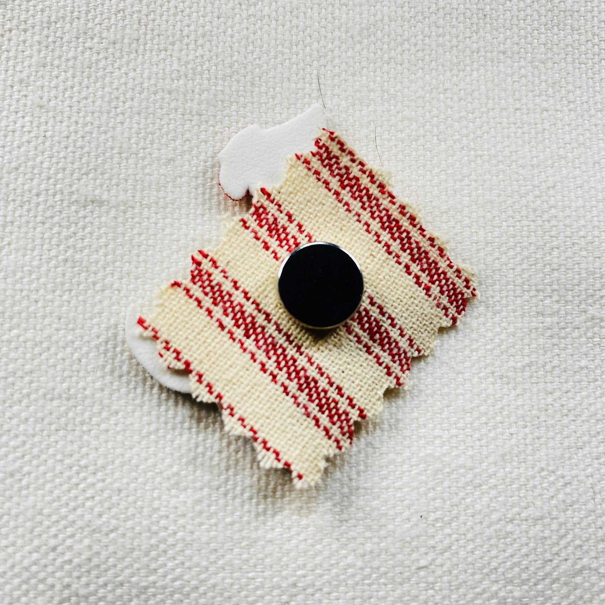 Dachshund Needle Minder: Handmade Embroidery Magnet, Dog Lover Gift
