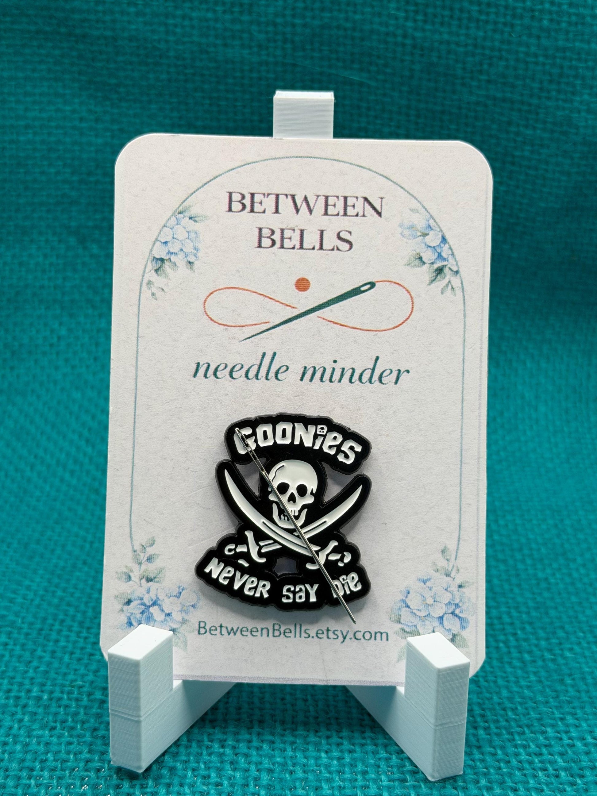 Goonies Never Say Die Needle Minder | Retro Adventure Movie Magnet | 80s Nostalgia Gift | Cross Stitch Needle Holder